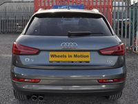 Begagnad Audi Q3 Design 150 HK (110 kW) 2015 Grå SUV