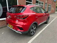 Käytetty MG ZS Excite 106 HP (77 kW) 2022 Punainen Katumaasturi