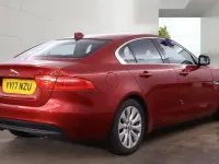 Używany Jaguar XE Prestige 2017 Czerwony Sedan/Limuzyna