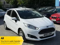 Used Ford Fiesta Titanium 2013 White Hatchback