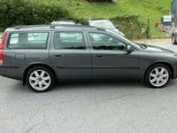 used Volvo V70 2.4