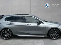 Begagnad BMW M135 Comfort Edition 302 HK (222 kW) 2023 Grå Halvkombi