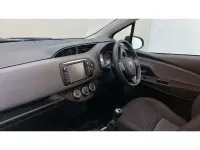 Usado Toyota Yaris 111 HP (81 kW) 2018 Branco Citadino