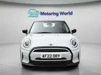 Usado Mini Cooper Classic 136 HP (100 kW) 2022 Prateado Citadino