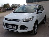 Begagnad Ford Kuga Zetec 2015 Vit SUV