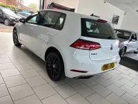 Used VW Golf VII SE 115 HP (84 kW) 2017 White Hatchback