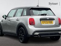 Usado Mini Cooper Classic 134 HP (98 kW) 2023 Prateado Citadino