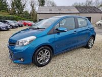 Used Toyota Yaris 99 HP (72 kW) 2014 Turquoise Hatchback