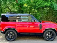 Used Land Rover Defender SE 300 HP (220 kW) 2023 Green SUV