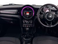 Used Mini Cooper Classic 134 HP (98 kW) 2019 Red Hatchback