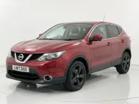 Used Nissan Qashqai N-Connecta 115 HP (84 kW) 2017 Red SUV