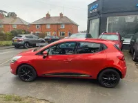 Used Renault Clio Dynamique 75 HP (55 kW) 2017 Red Hatchback