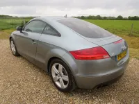 Begagnad Audi TT 201 HK (147 kW) 2007 Grå Sportkupé