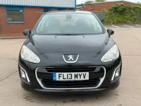 Używany Peugeot 308 Active 2013 Czarny Hatchback