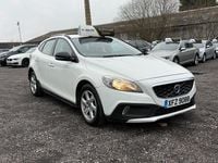 Used Volvo V40 SE 115 HP (84 kW) 2015 White Hatchback