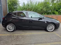 Used Vauxhall Astra Elite 136 HP (100 kW) 2017 Black Hatchback