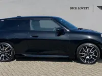 Used Mini Cooper SE Hatch 158 kW (215 HP) 2024 Black Hatchback