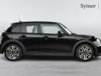 Begagnad Mini Cooper Hatch 113 kW (154 HK) 2025 Svart Halvkombi