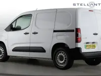 Used Vauxhall Combo 98 kW (134 HP) 2025 White MPV