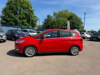 Käytetty Ford C-MAX Titanium 2018 Punainen Tila-auto