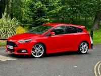 Used Ford Focus ST 250 HP (183 kW) 2015 Red Hatchback