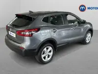 Gebraucht Nissan Qashqai Acenta Premium 116 PS (85 kW) 2019 Grau SUV