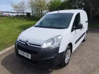 Usado Citroën Berlingo 75 CV (55 kW) 2018 Blanco Monovolumen