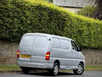 Used Toyota HiAce 95 HP (69 kW) 2007 Silver Van