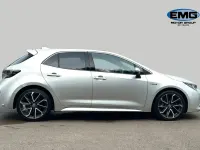 Begagnad Toyota Corolla 184 HK (135 kW) 2020 Silver Halvkombi