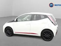 Used Toyota Aygo x-press 69 HP (50 kW) 2018 White Hatchback