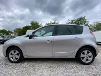 Used Renault Scénic Dynamique 2011 Silver MPV
