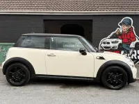 Used Mini Cooper Hatch 122 HP (89 kW) 2013 White Hatchback