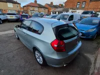 Begagnad BMW 120 2007 Grön Halvkombi