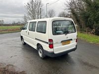 Used Toyota HiAce 95 HP (69 kW) 2008 White Van