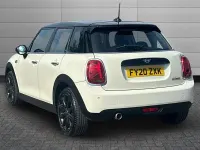 Usado Mini Cooper Classic 136 HP (100 kW) 2020 Branco Citadino