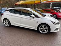 Used Vauxhall Astra SRi 150 HP (110 kW) 2017 White Hatchback