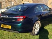 Second-hand Vauxhall Insignia Design Edition 140 CP (102 kW) 2015 Verde Hatchback