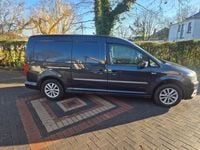 Begagnad VW Caddy Highline 102 HK (75 kW) 2019 Blå Minibuss