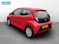 Usado Toyota Aygo X-play 2018 Vermelho Citadino