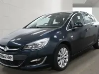 Used Vauxhall Astra Elite 115 HP (84 kW) 2015 Green Hatchback