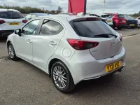 Używany Mazda 2 Inclusive 2021 Srebrny Hatchback