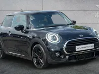 Usado Mini Cooper Hatch 134 CV (98 kW) 2019 Negro Utilitario