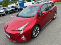 Used Toyota Prius 122 HP (89 kW) 2018 Red Hatchback