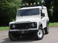Used Land Rover Defender 122 HP (89 kW) 2009 White Estate