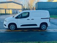 Used Vauxhall Combo Sportive 100 HP (73 kW) 2020 White Van