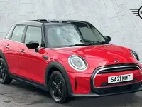 Used Mini Cooper Classic 134 HP (98 kW) 2021 Red Hatchback