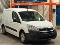 Usado Peugeot Partner 98 HP (72 kW) 2017 Branco