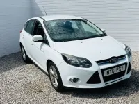 Used Ford Focus Zetec 125 HP (91 kW) 2012 White Hatchback