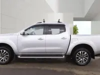 Używany Nissan Navara Tekna 190 KM (139 kW) 2016 Srebrny Pickup
