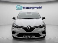Begagnad Renault Clio V Evolution 145 HK (106 kW) 2023 Vit Halvkombi